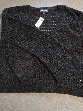 Express Black Openwork V-Neck Crop Sweater